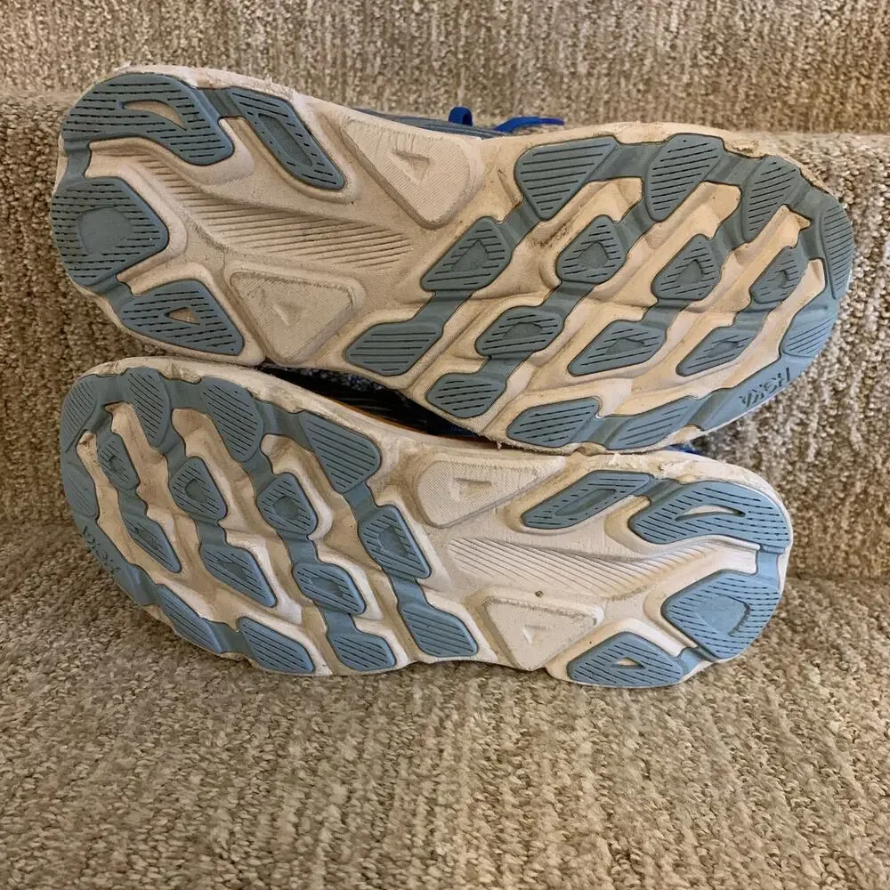 Hoka One One Clifton 9 Youth Size 6 Medium Running Active Shoes Sneakers Blue